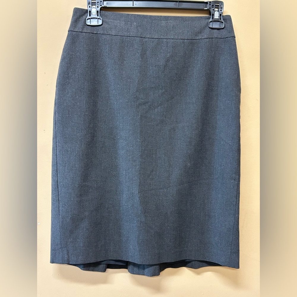 Ann Taylor Gray Career Pencil Skirt Lined Size 0 Back Pleat